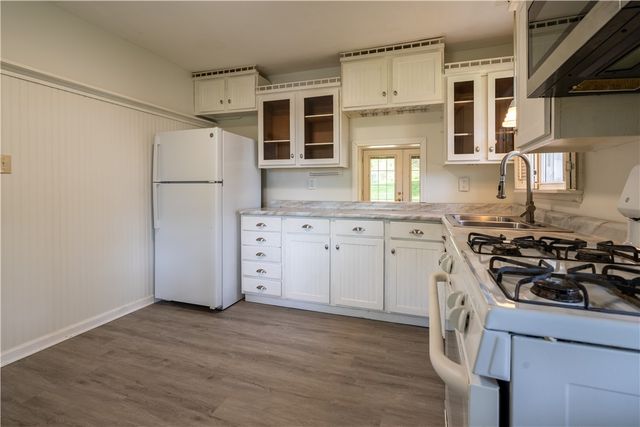 323 Idlewood Rd, Penn Hills, PA 15235