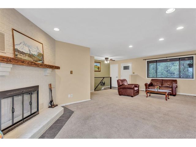 104 Overlook Rd, Elizabeth, CO 80107