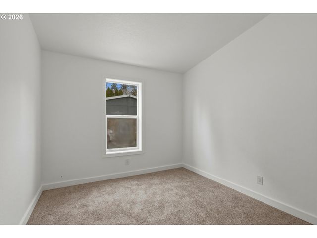 12323 Se HOLGATE Blvd 19, Portland, OR 97236