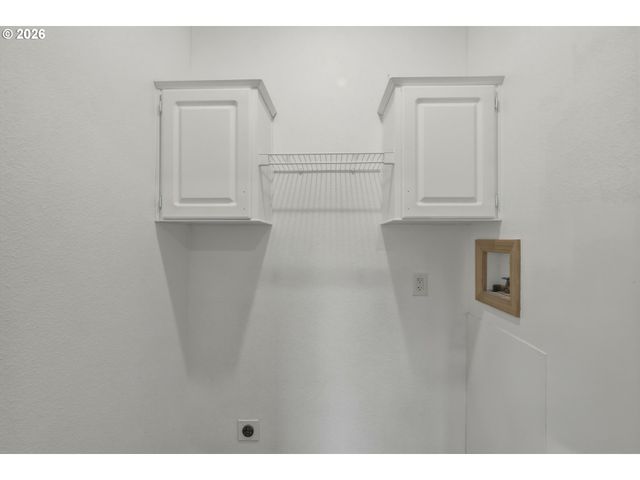 12323 Se HOLGATE Blvd 19, Portland, OR 97236