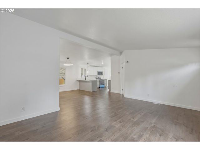 12323 Se HOLGATE Blvd 19, Portland, OR 97236