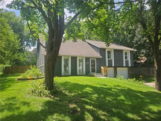 12806 S Seminole Drive, Olathe, KS 66062