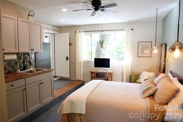 580 Whetstone Gap Road, Lake Toxaway, NC 28747