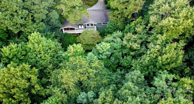 580 Whetstone Gap Road, Lake Toxaway, NC 28747