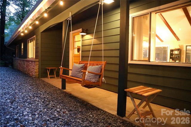 580 Whetstone Gap Road, Lake Toxaway, NC 28747