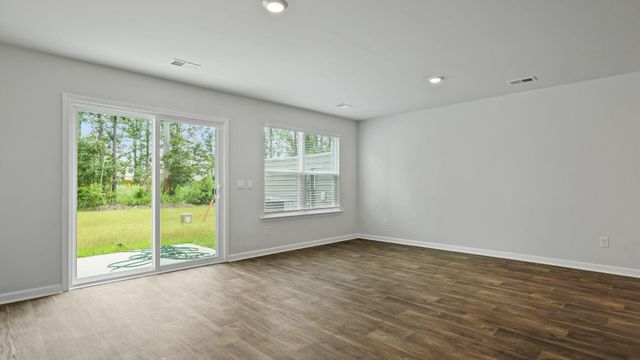 915 Long Bluff Road, Summerville, SC 29486