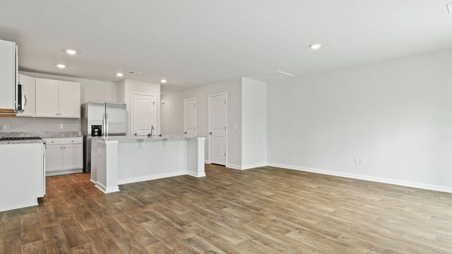 915 Long Bluff Road, Summerville, SC 29486