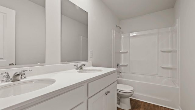 915 Long Bluff Road, Summerville, SC 29486