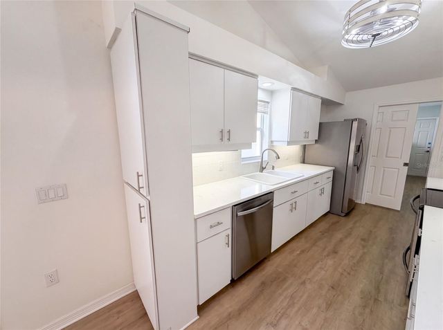 9454 MISSISSIPPI RUN, Weeki Wachee, FL 34613