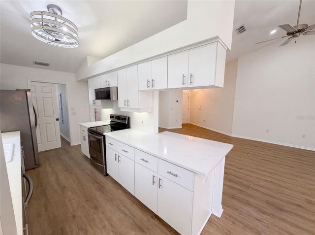 9454 MISSISSIPPI RUN, Weeki Wachee, FL 34613