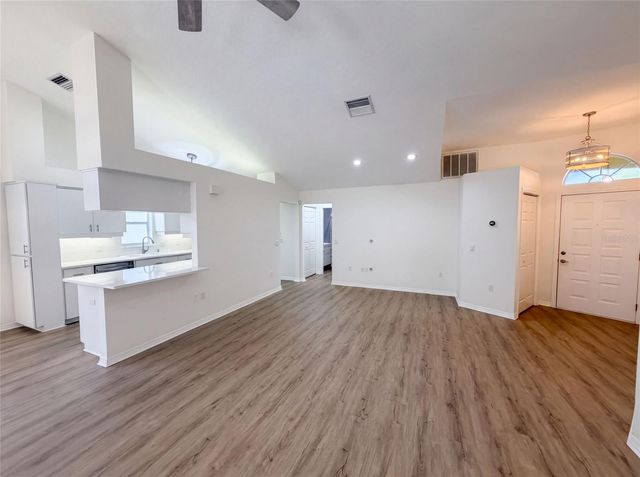 9454 MISSISSIPPI RUN, Weeki Wachee, FL 34613