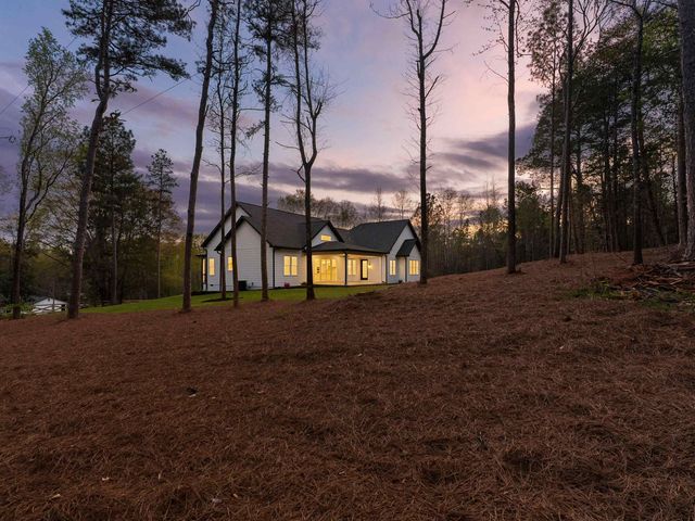 206 Zimmerman Lake Road, Spartanburg, SC 29306