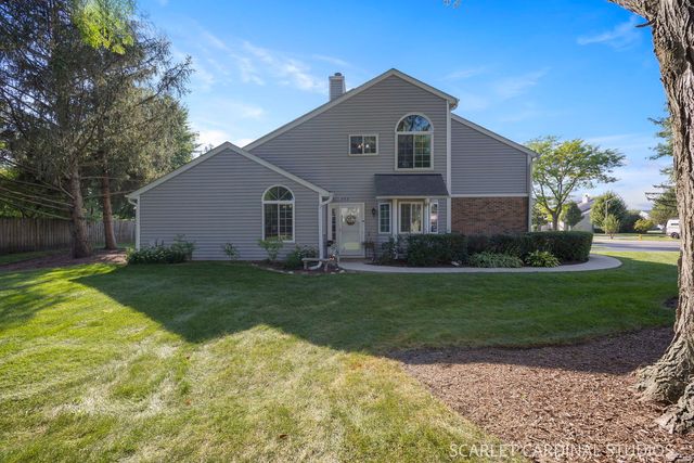 449 Canterbury Drive, Carol Stream, IL 60188