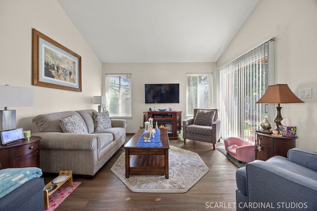 449 Canterbury Drive, Carol Stream, IL 60188