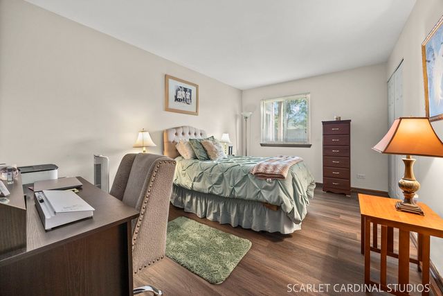 449 Canterbury Drive, Carol Stream, IL 60188