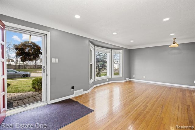 4313 Berkshire Road, Royal Oak, MI 48073