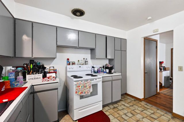 2114-2116 Lake Point Drive, Madison, WI 53713