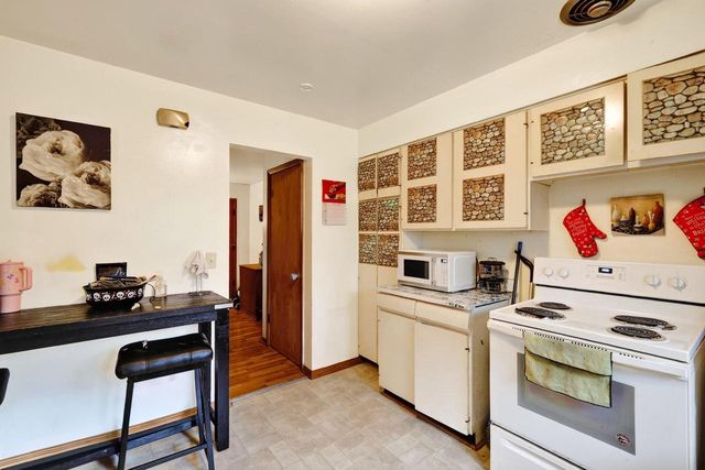 2114-2116 Lake Point Drive, Madison, WI 53713