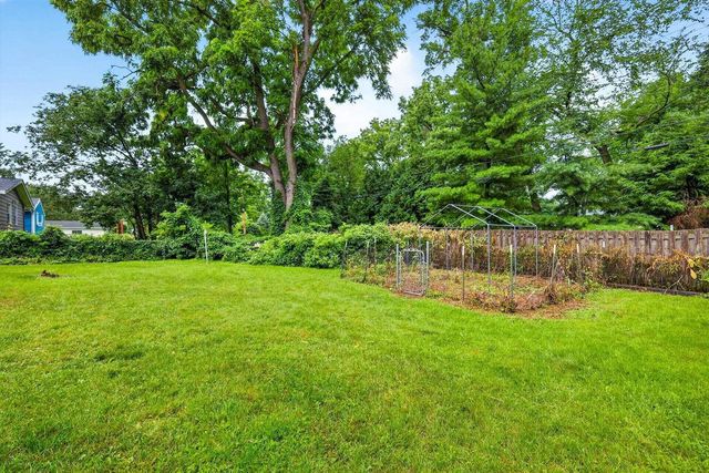 2114-2116 Lake Point Drive, Madison, WI 53713