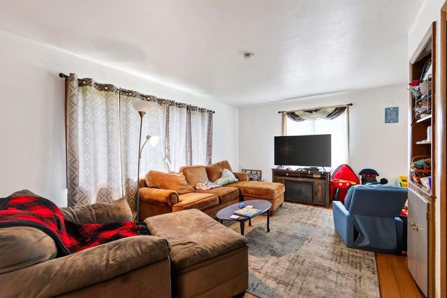 2114-2116 Lake Point Drive, Madison, WI 53713