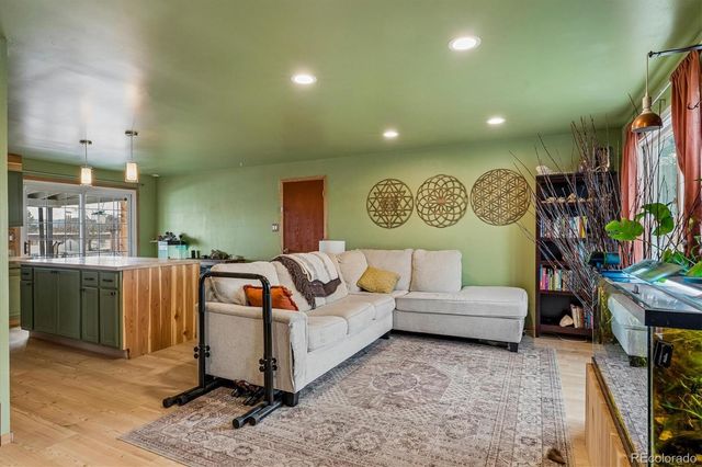 3550 W Mountain Road, Englewood, CO 80110