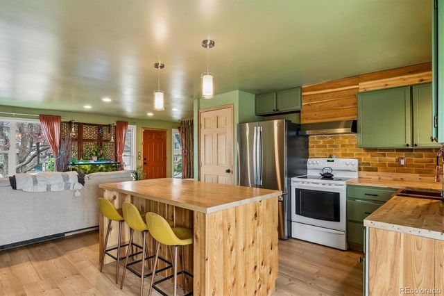 3550 W Mountain Road, Englewood, CO 80110
