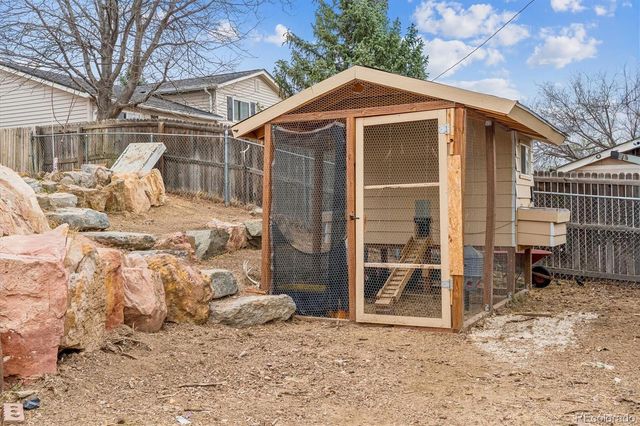 3550 W Mountain Road, Englewood, CO 80110