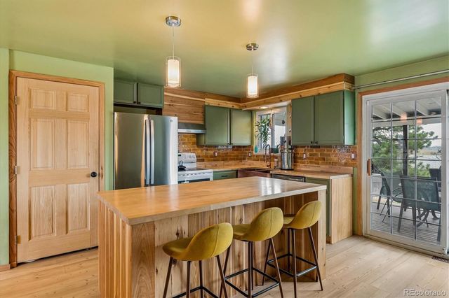 3550 W Mountain Road, Englewood, CO 80110