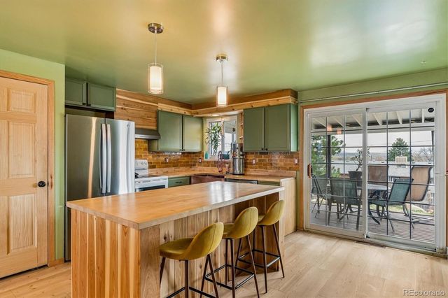 3550 W Mountain Road, Englewood, CO 80110