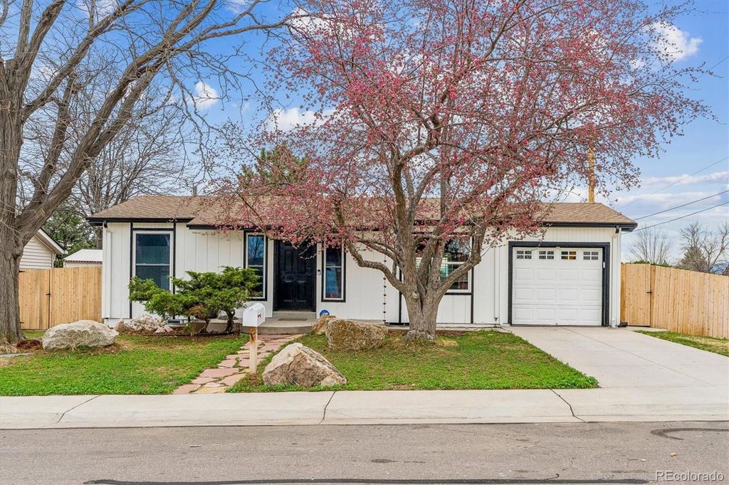 3550 W Mountain Road, Englewood, CO 80110