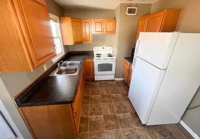 1401 N Eisenhower Dr, Junction City, KS 66441