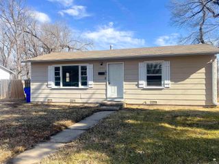 1401 N Eisenhower Dr, Junction City, KS 66441