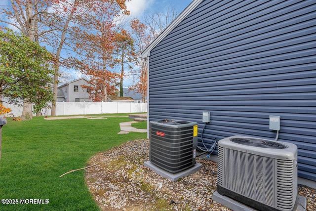 1186 Galley Avenue, Manahawkin, NJ 08050