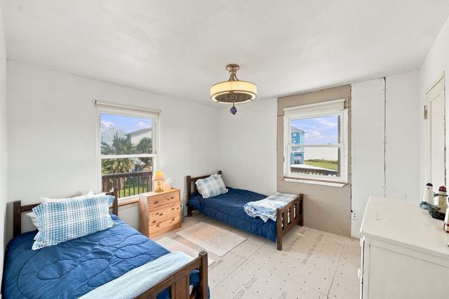 4214 Vista Road, Galveston, TX 77554