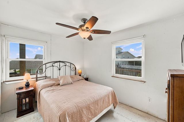 4214 Vista Road, Galveston, TX 77554