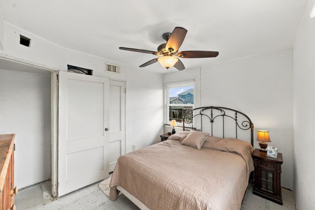 4214 Vista Road, Galveston, TX 77554
