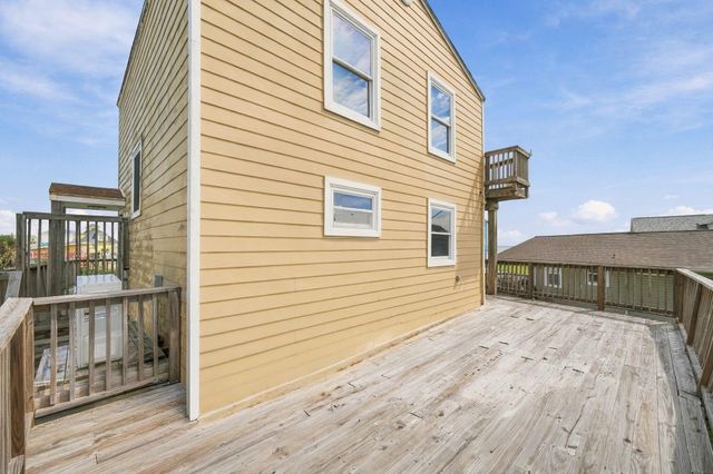 4214 Vista Road, Galveston, TX 77554