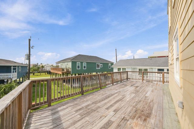 4214 Vista Road, Galveston, TX 77554