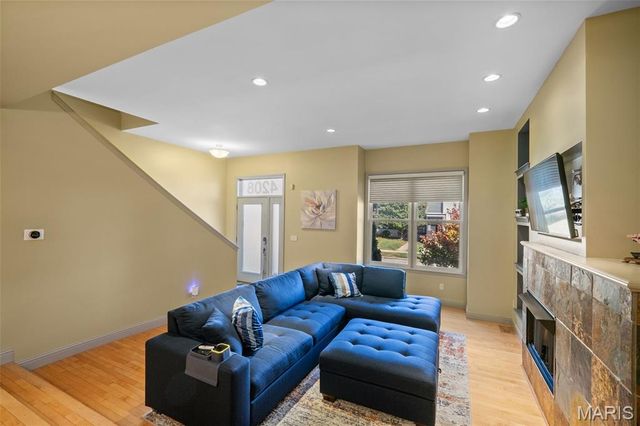 4208 Olive Street 4208, St Louis, MO 63108