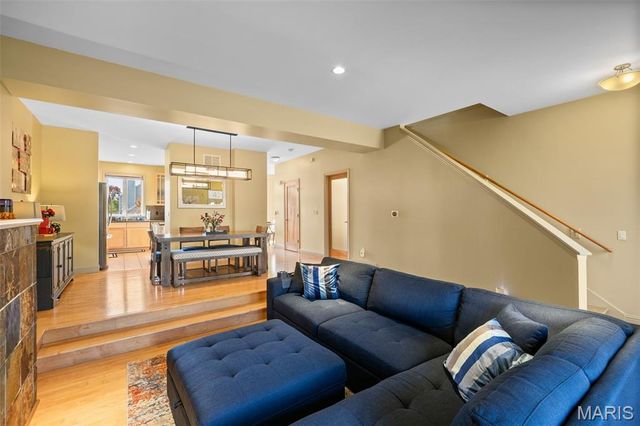 4208 Olive Street 4208, St Louis, MO 63108