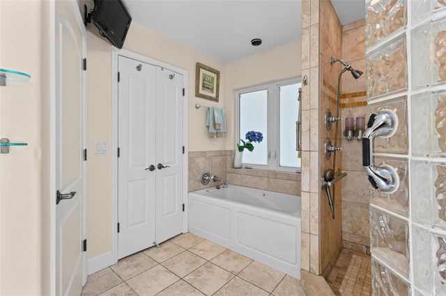 10007 TAMIAMI TRAIL S, North Port, FL 34287