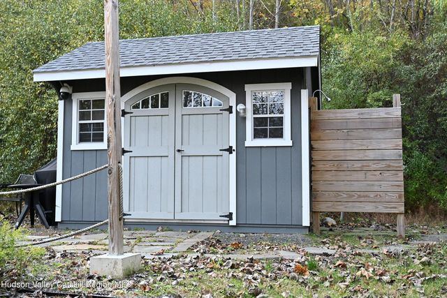 275 Creek Locks Road, Rosendale, NY 12472