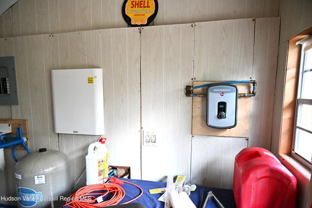 275 Creek Locks Road, Rosendale, NY 12472