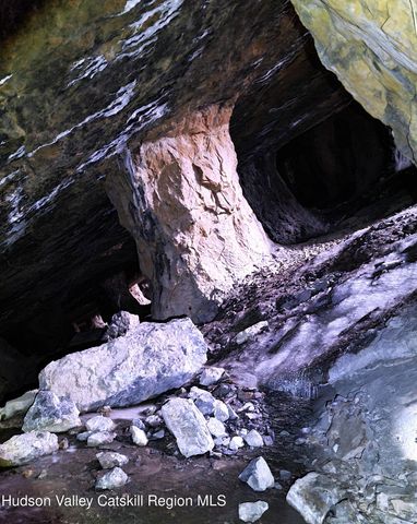 275 Creek Locks Road, Rosendale, NY 12472