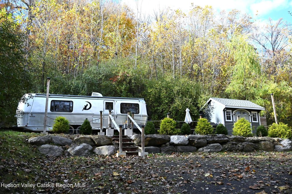 275 Creek Locks Road, Rosendale, NY 12472