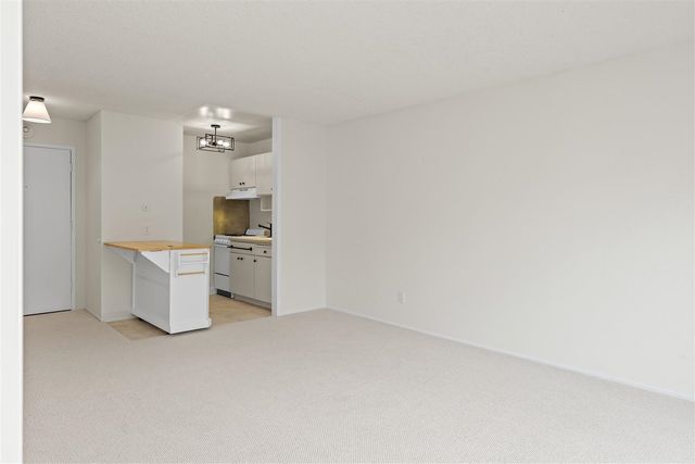 7 Commodore DR 355, Emeryville, CA 94608