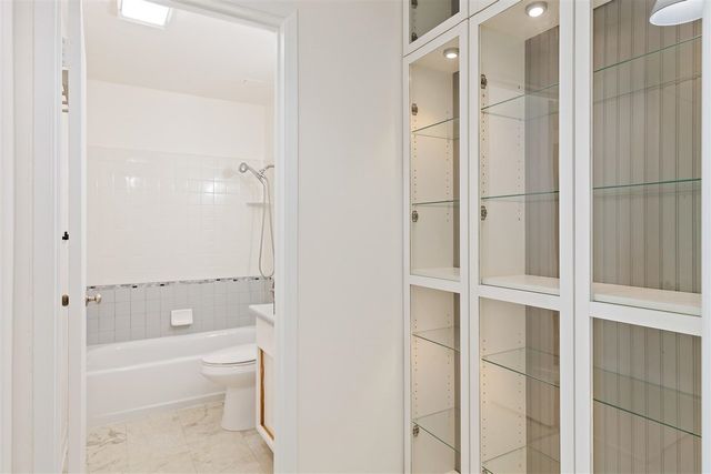 7 Commodore DR 355, Emeryville, CA 94608