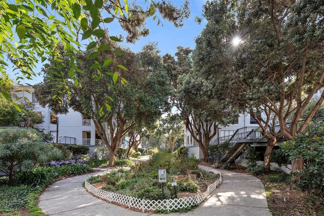 7 Commodore DR 355, Emeryville, CA 94608