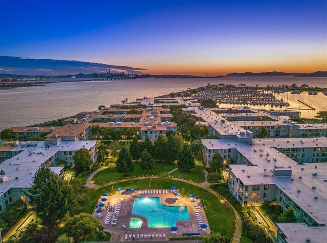 7 Commodore DR 355, Emeryville, CA 94608