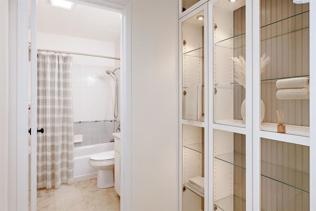 7 Commodore DR 355, Emeryville, CA 94608